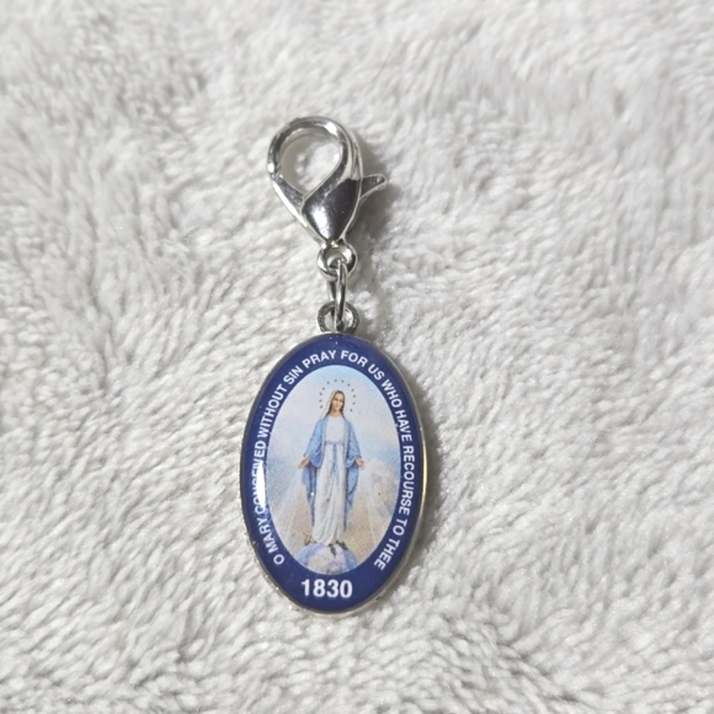 #317 Vintage religious pendant
